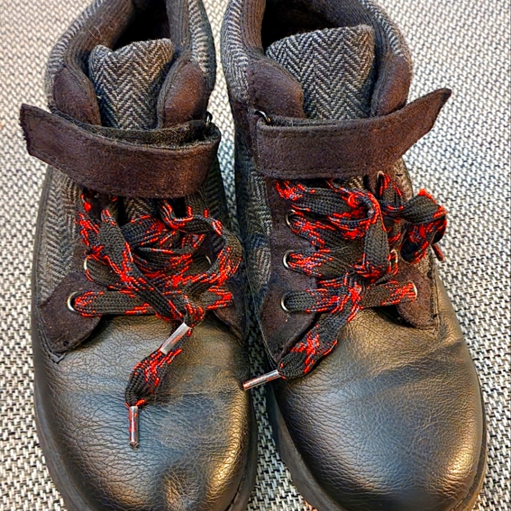 Black boots Big Boys size 3